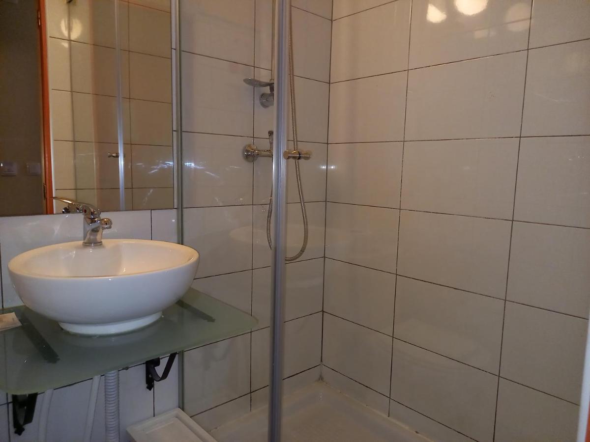 Lisbon Budget Inn Bagian luar foto